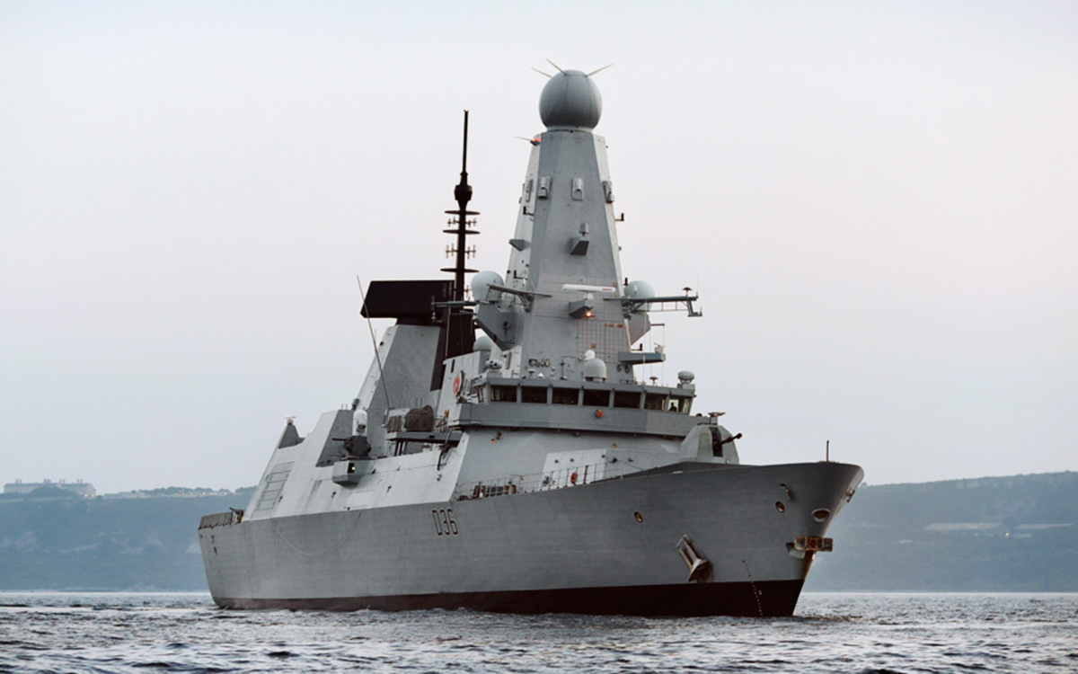 Минобороны потребовало от Британии расследовать инцидент с эсминцем