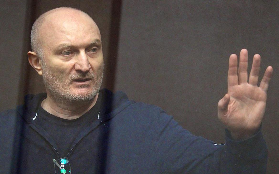 Главарю одной из крупнейших банд киллеров в России запросили пожизненное