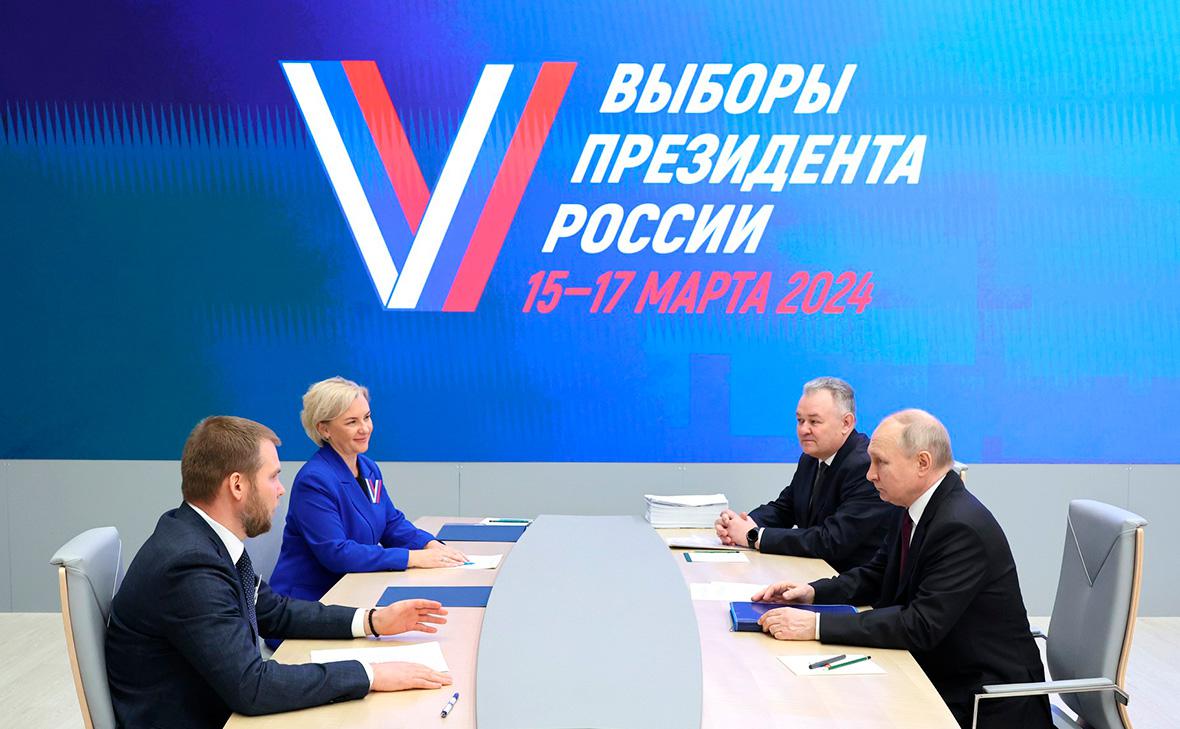 Владимир Путин во время подачи документов&nbsp;на выдвижение кандидата на должность Президента РФ