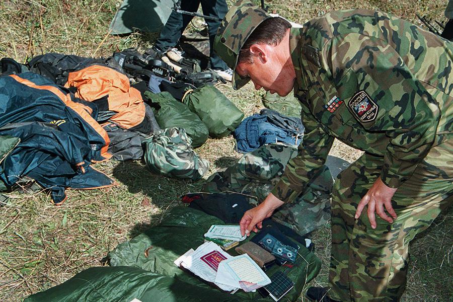 Командующий 58-й армией Валерий Герасимов в селении Галашки, Ингушетия,&nbsp;27 сентября 2002 года