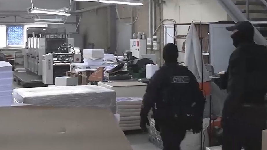 В Ростове-на-Дону раскрыли подпольное производство пиратских учебников