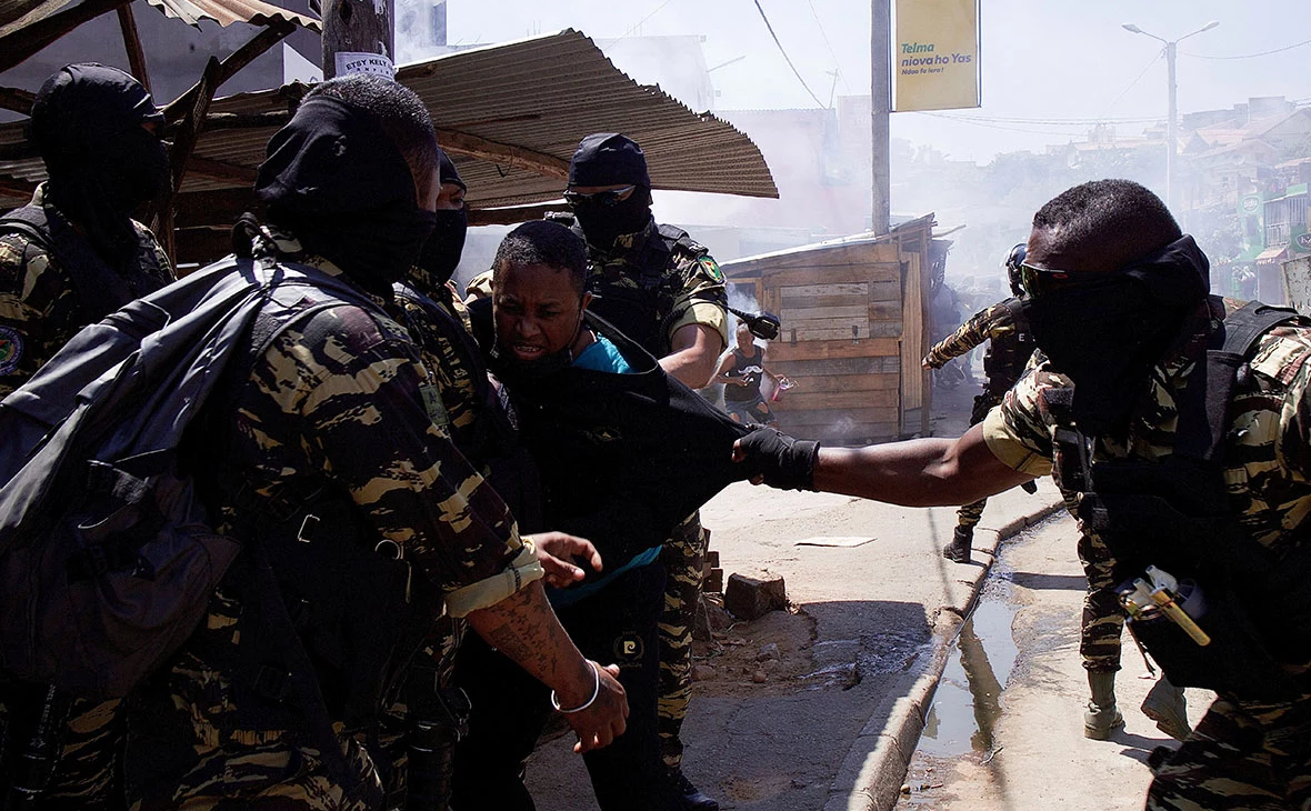 Zo Andrianjafy / Reuters