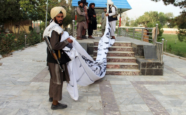 Gulabuddin Amiri / AP