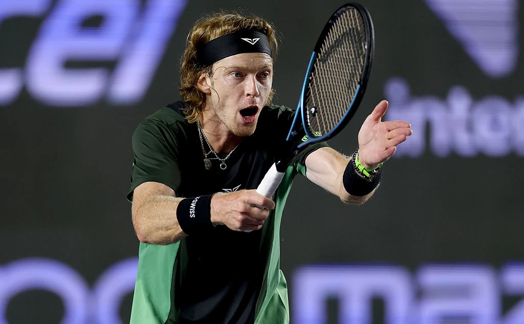 Matthew Stockman / Getty Images