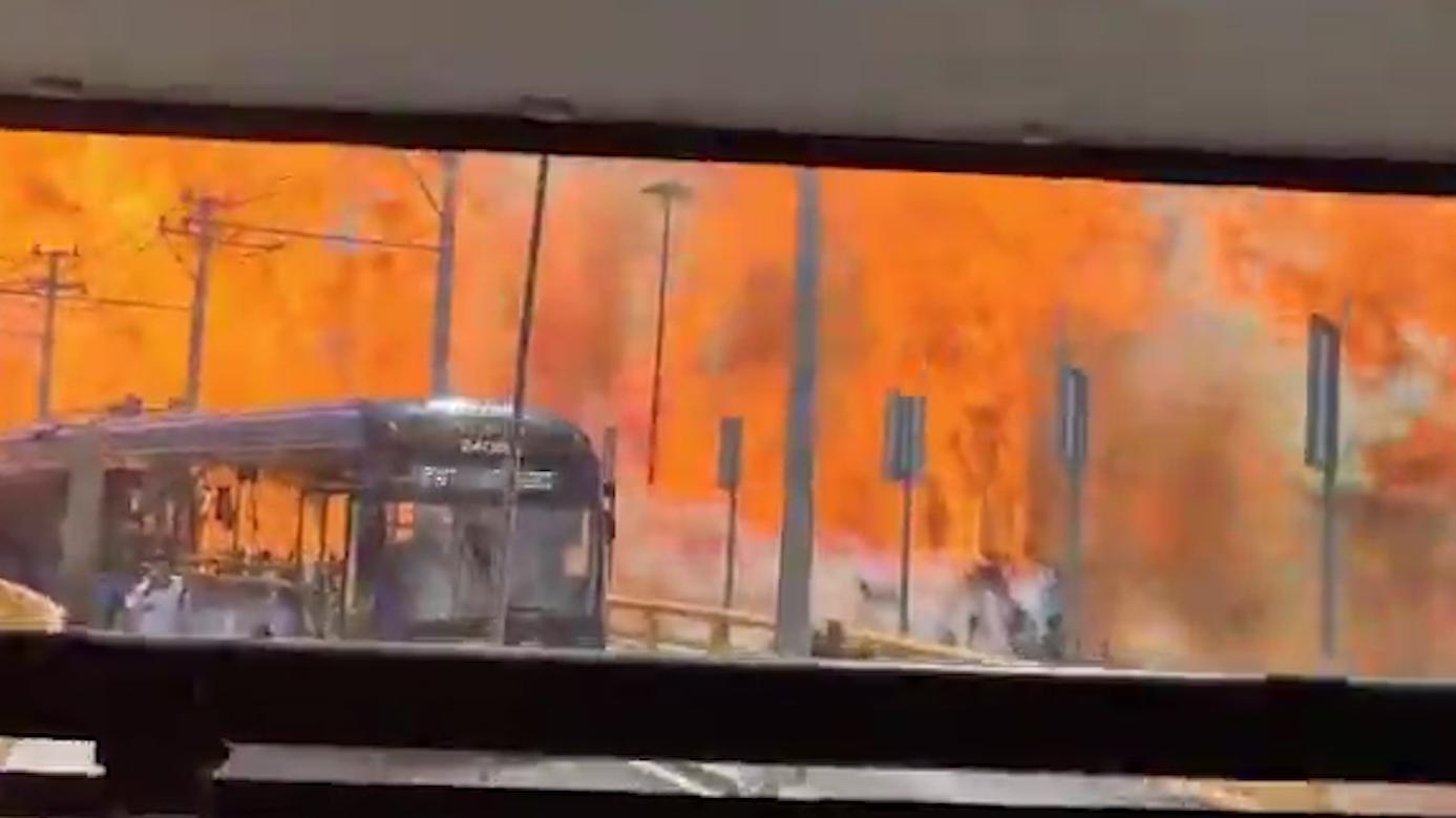 Взрыв автоцистерны и огненный столб в Мексике. Видео