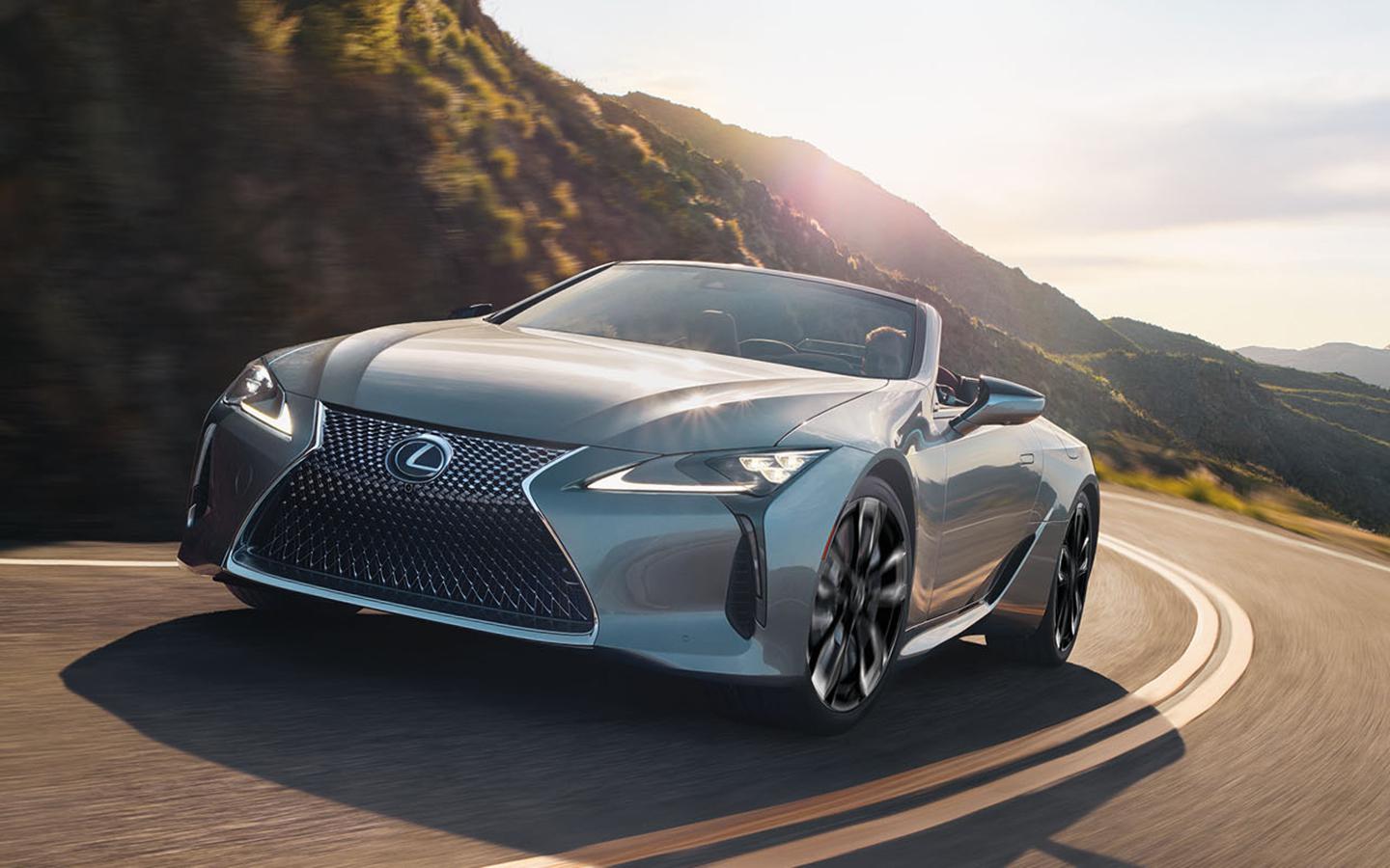 Lexus снял с производства купе-кабриолет LC. Модель выпускали девять лет