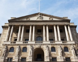Банк Англии оставил учетную ставку на самом низком в истории уровне
