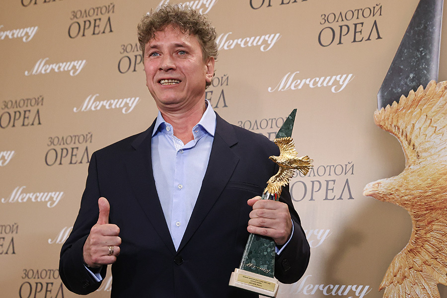 Актер Александр Яценко, получивший награду в номинации &laquo;Лучшая мужская роль в кино&raquo;