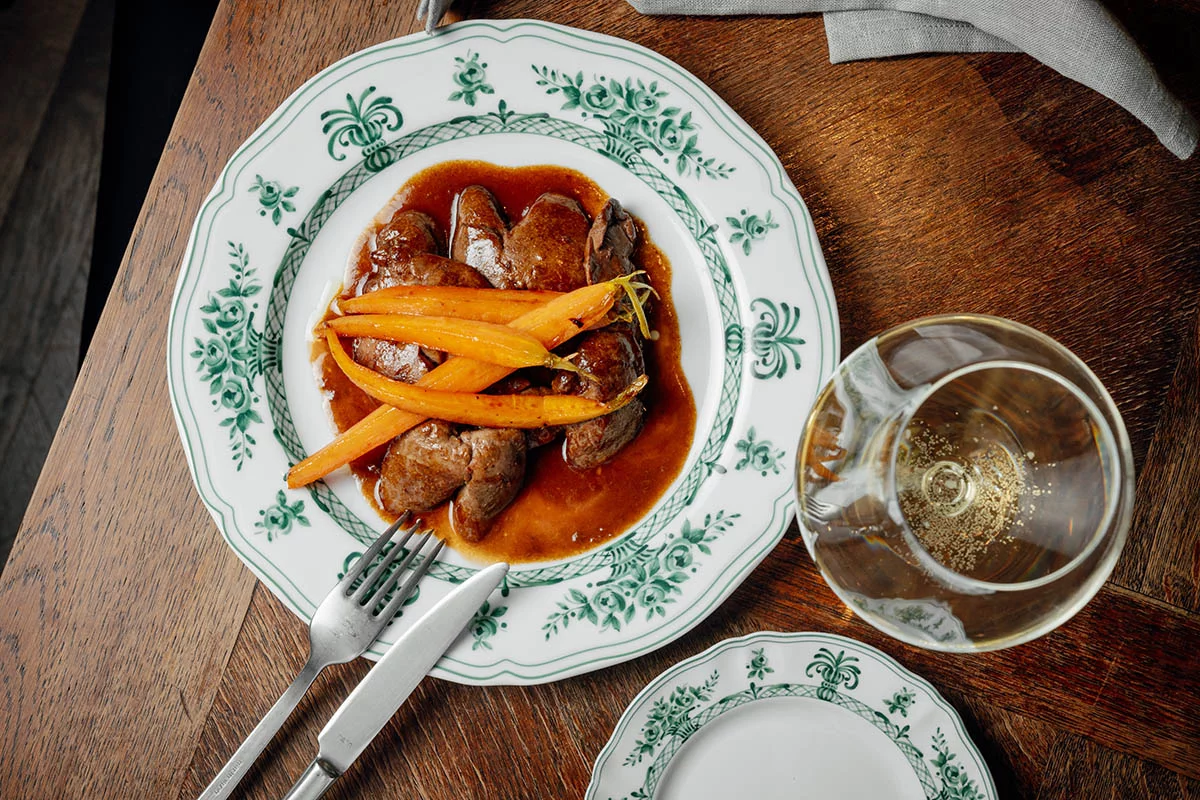 Печень кролика с фермерской морковью