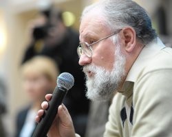 Глава ЦИК В.Чуров предложил не ограничивать предвыборную агитацию