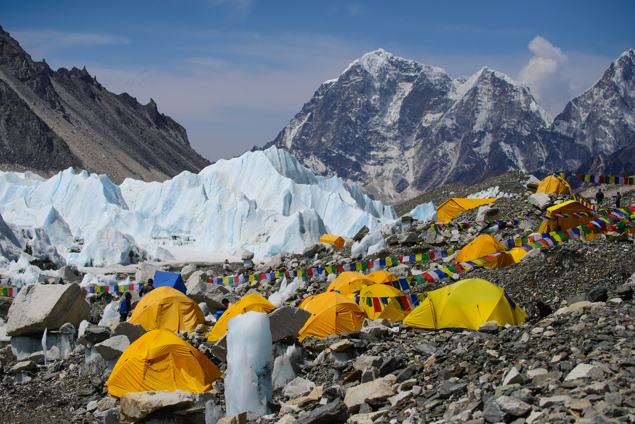 Палаточный лагерь у подножия Эвереста
