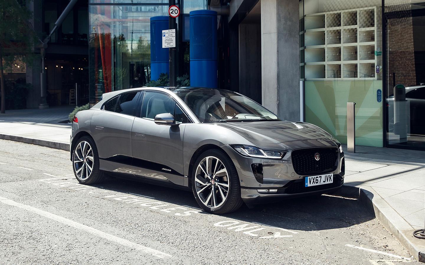 Jaguar выкупит у владельцев почти 3 тыс. кроссоверов I-Pace. Причины