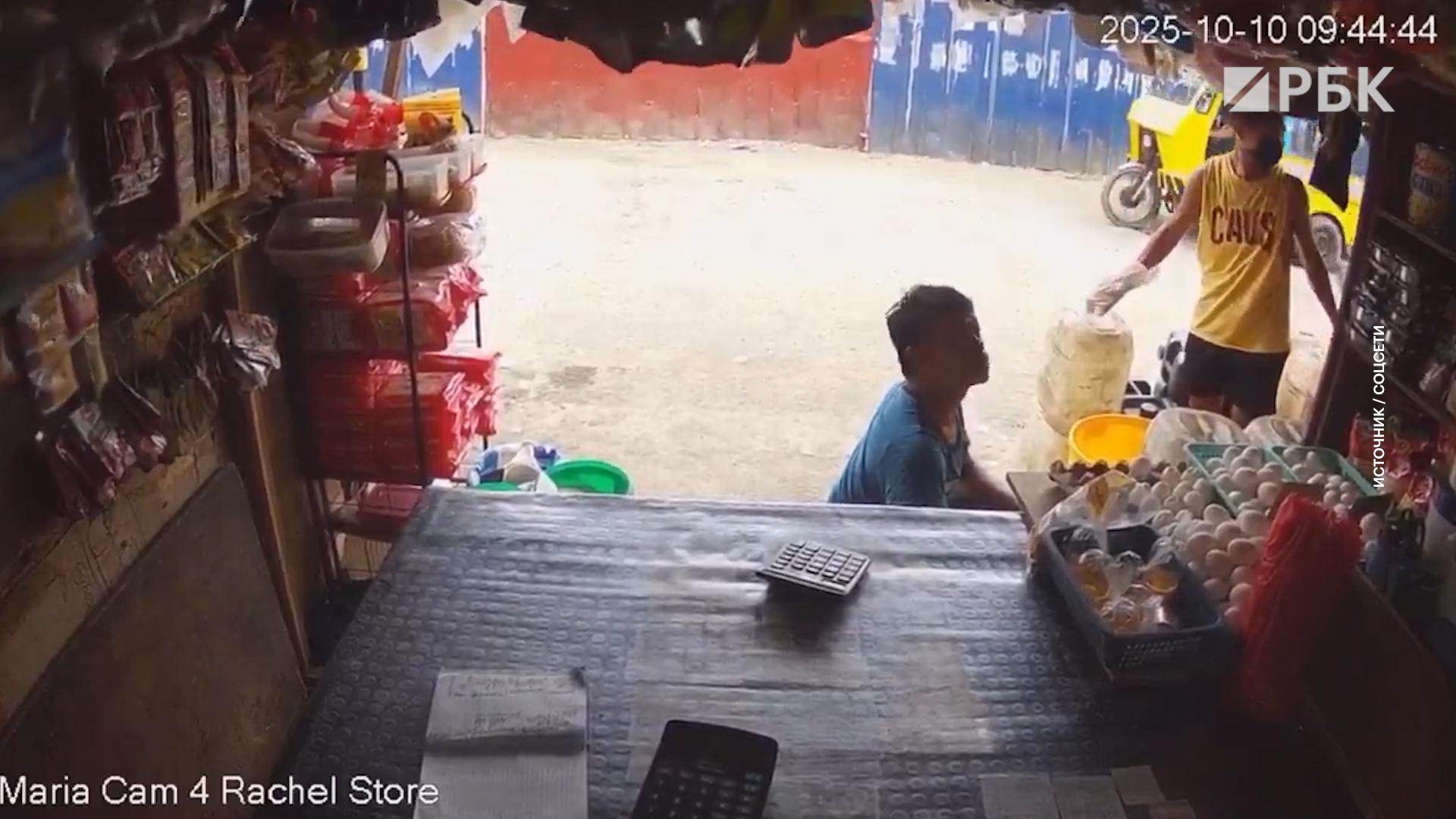 У побережья Филиппин произошло землетрясение магнитудой 7,4