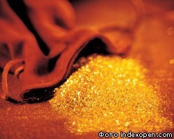 Впервые за 12 лет золото стало дороже платины