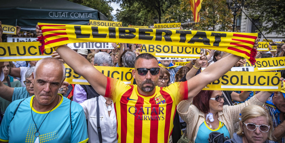 «Барселона» поддержала осужденных за референдум о независимости Каталонии