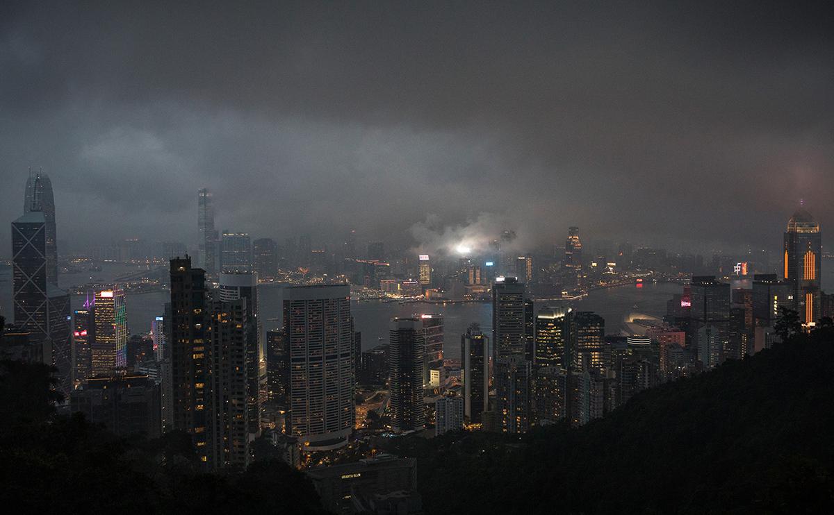 FT узнала о давлении Пекина на элиту Гонконга из-за западных паспортов