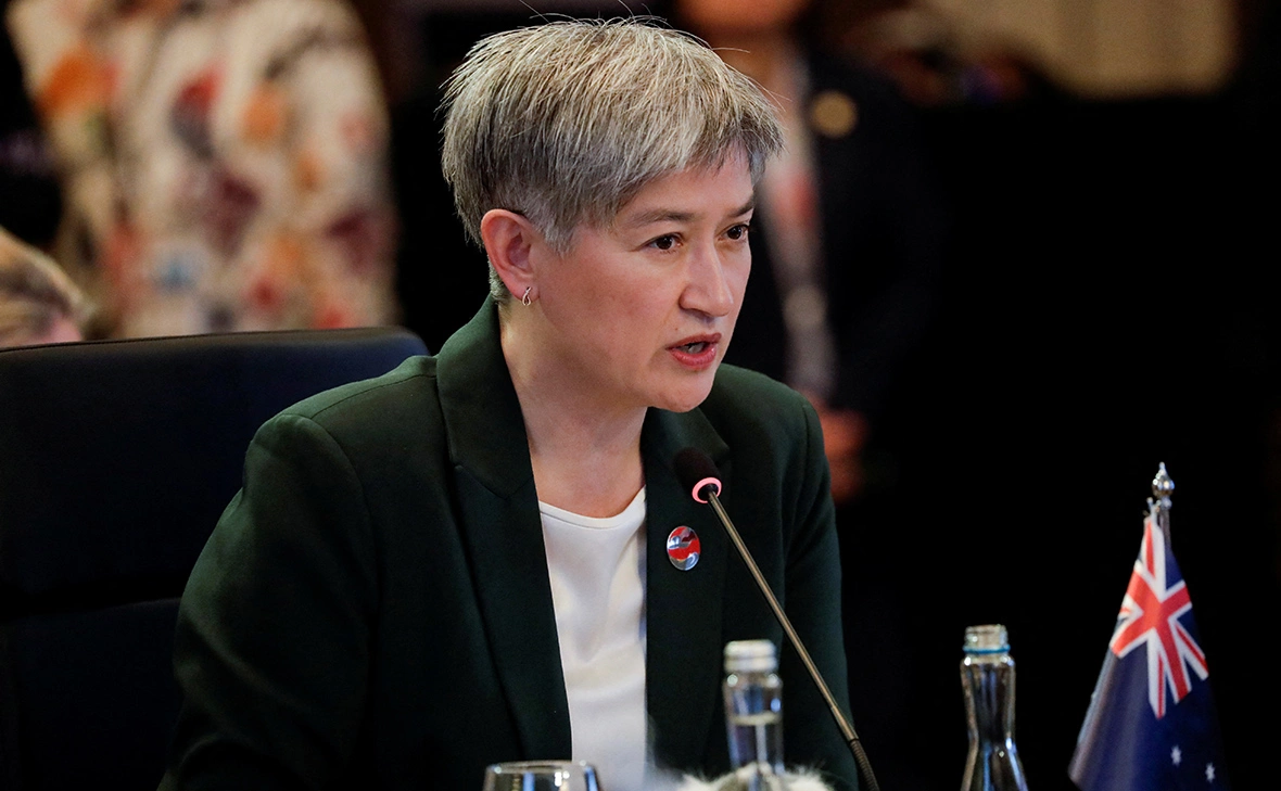 Ajeng Dinar Ulfiana / Reuters