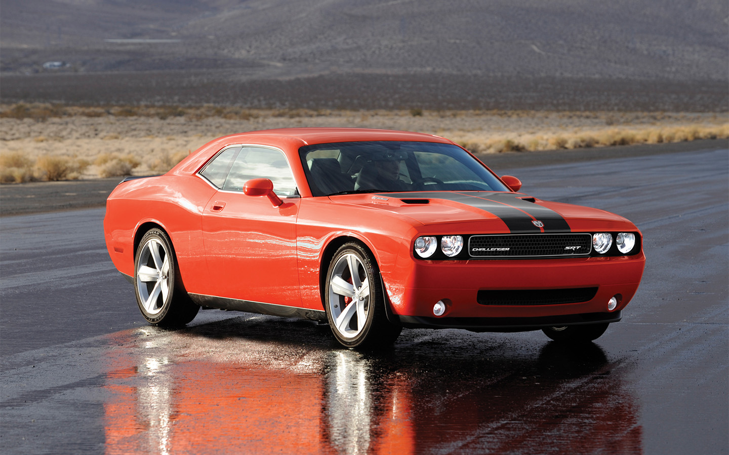 Фото: Dodge - Dodge Challenger SRT8