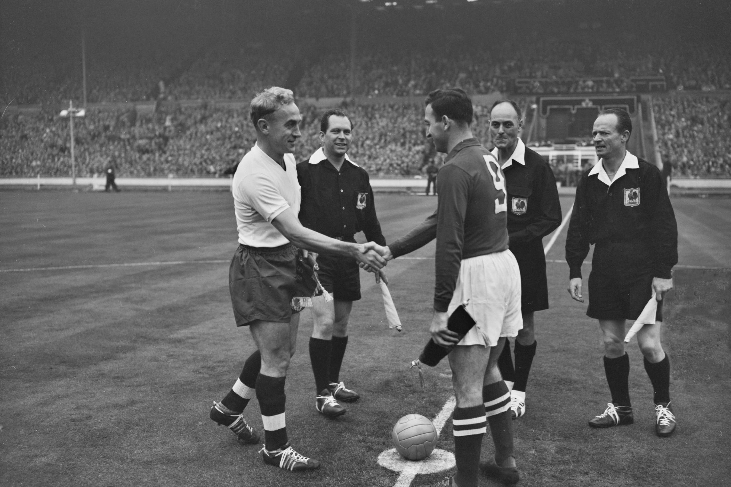 Капитан сборной СССР Никита Симонян перед первым матчем команды на ЧМ