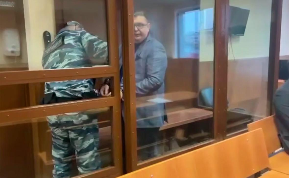 Nekdanji vodja v Aeroflotu obsojen na devet let zaradi poneverbe 3,8 milijarde rubljev