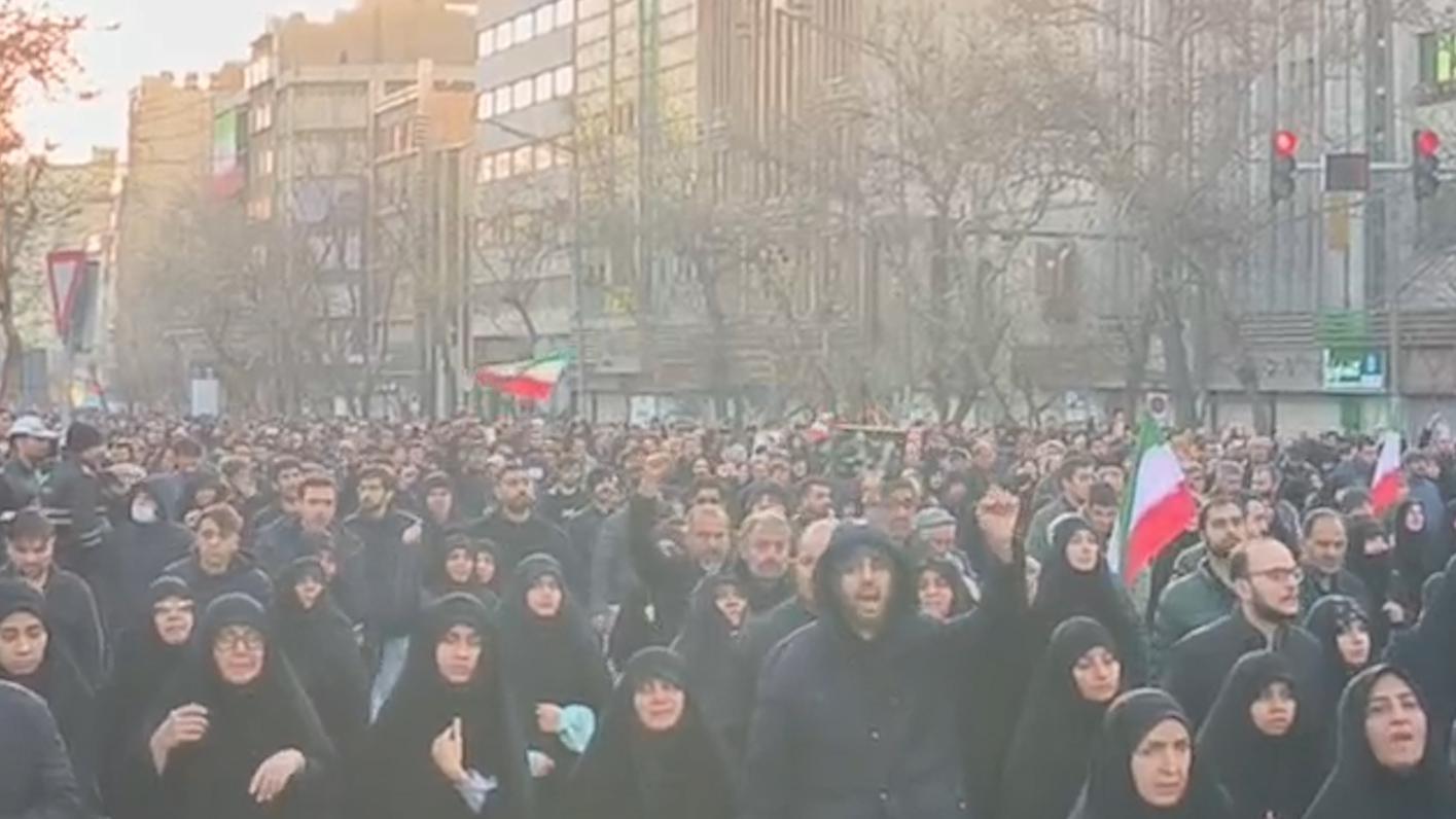 Шествия в Иране после смерти Верховного лидера Али Хаменеи. Видео