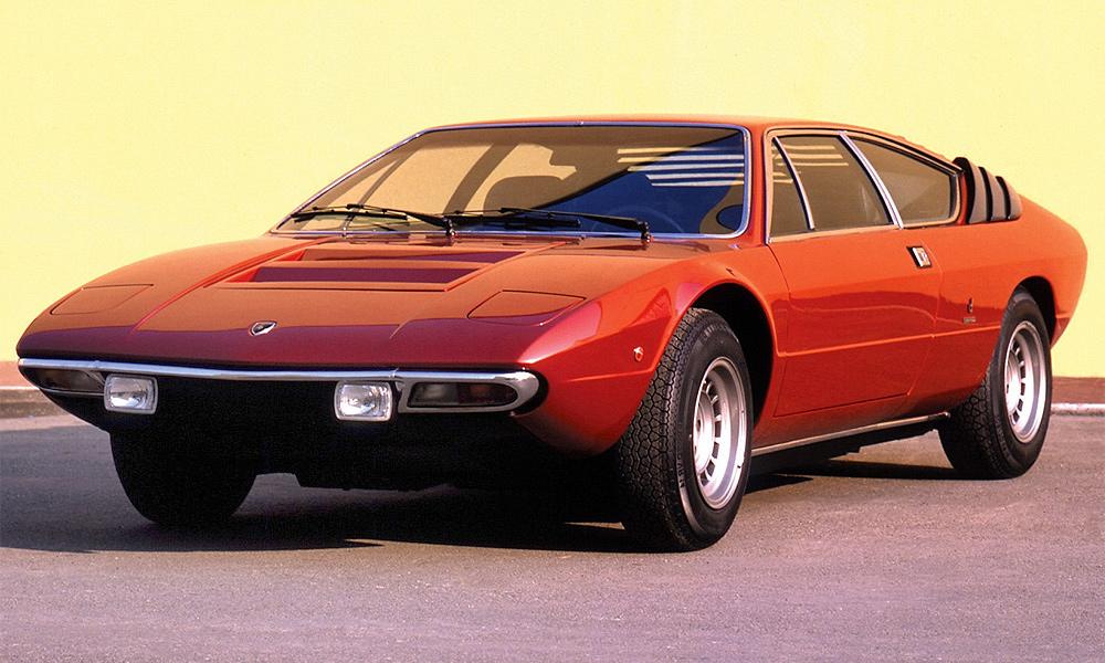 Lamborghini впервые за 35 лет создает четырехместный автомобиль