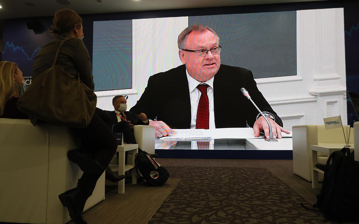 Глава ВТБ призвал подключить российские банки к китайскому аналогу SWIFT