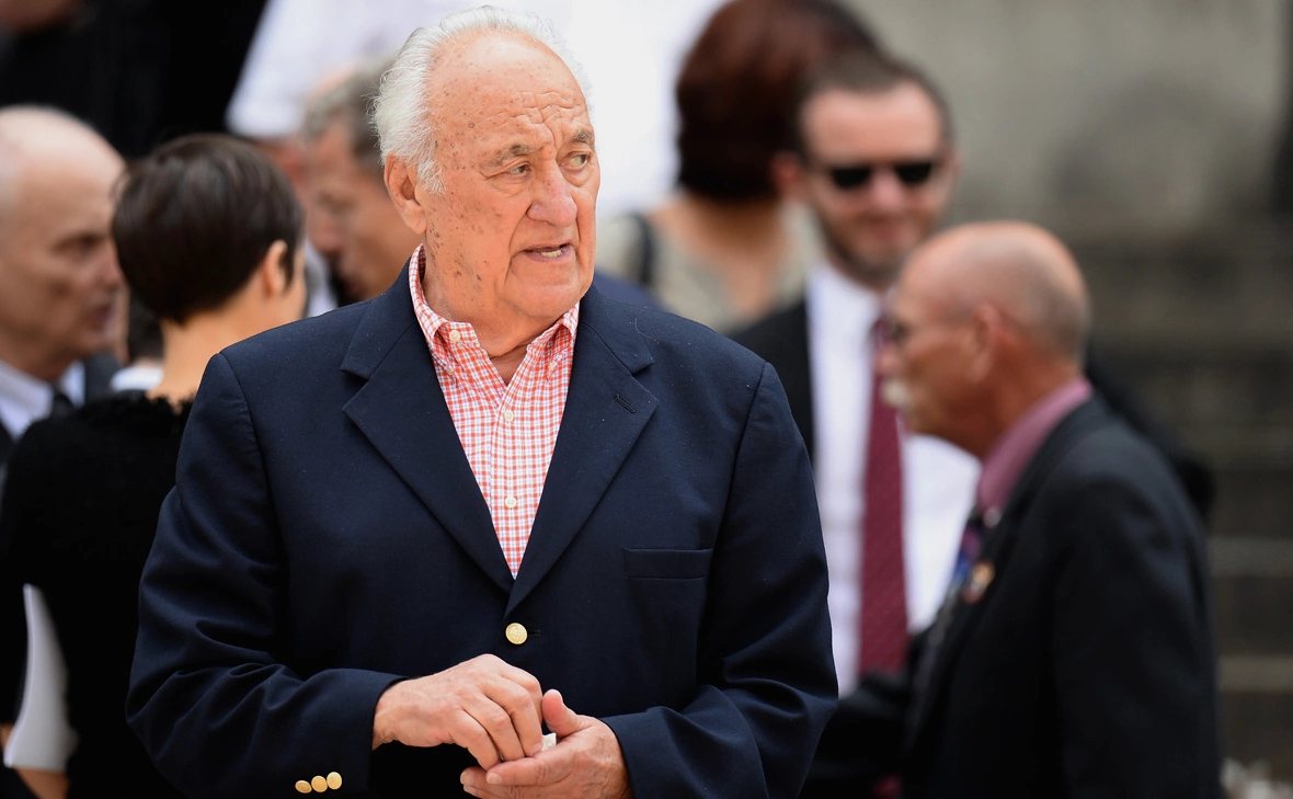 Mike Coppola / Getty Images