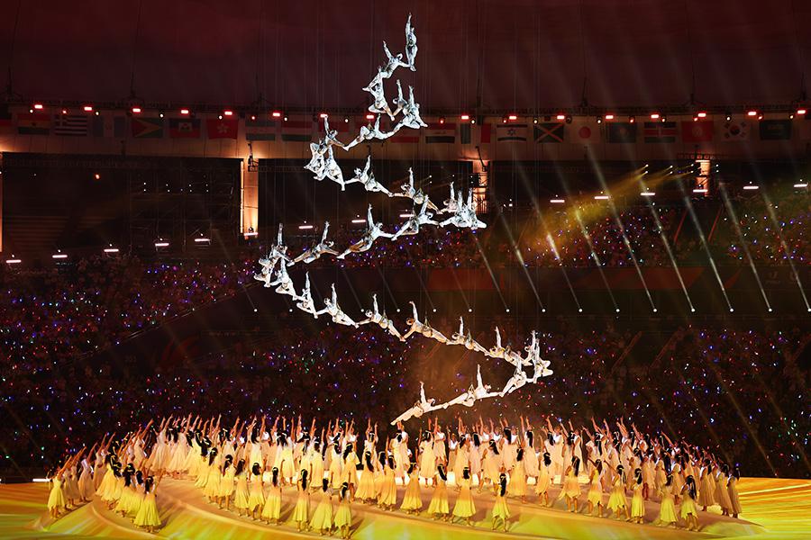 Церемония открытия летней универсиады-2023 на стадионе спортивного парка озера Дунъань в Чэнду. Китай, 28 июля 2023 года