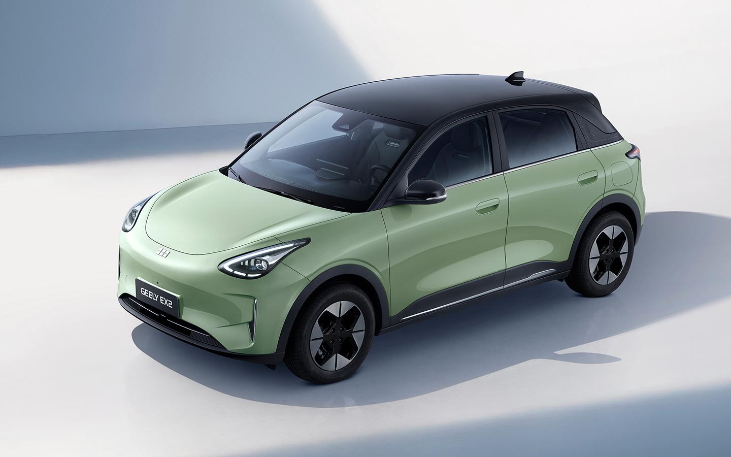 Geely представит в России новый электрический хетчбэк EX2