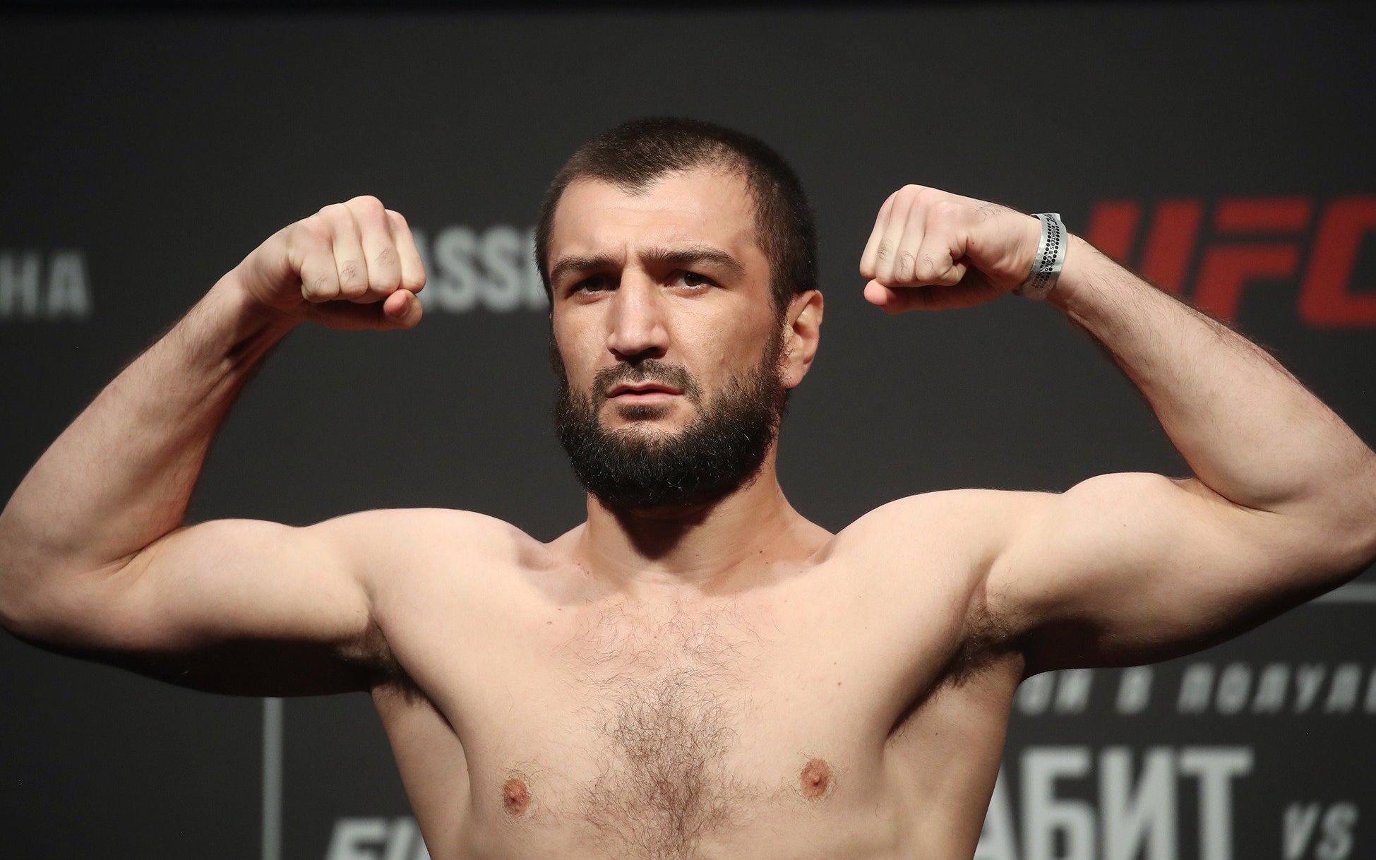 Бой брата Хабиба Нурмагомедова на турнире UFC отменили