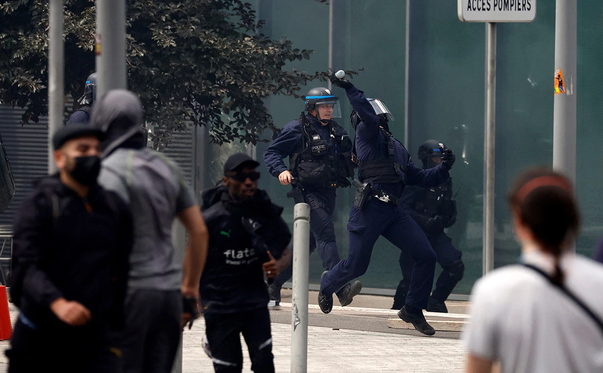 Sarah Meyssonnier / Reuters