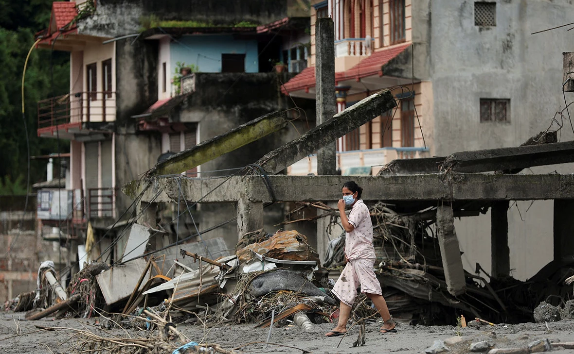 Francis Mascarenhas / Reuters
