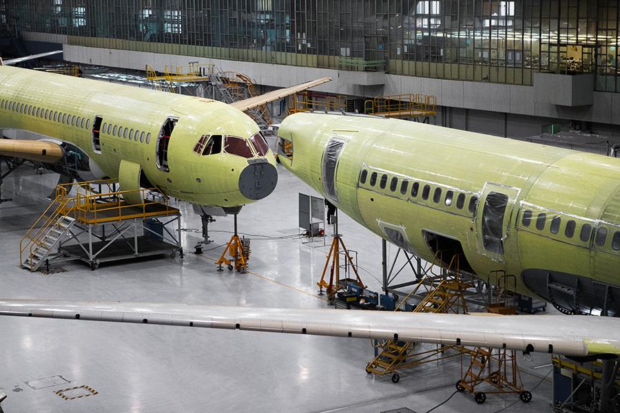Сборка фюзеляжей самолета МС-21 на Иркутском авиационном заводе
