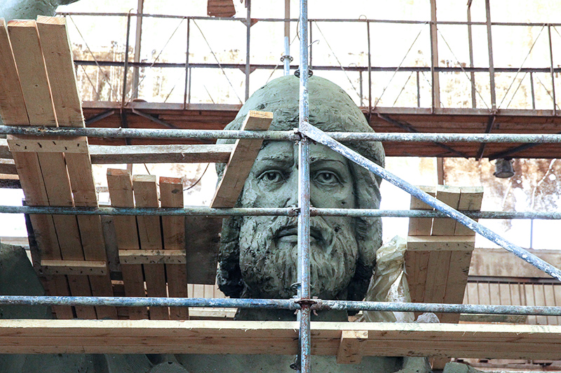 12-метровая полноразмерная модель памятника святому князю Владимиру, который планируется установить на смотровой площадке на Воробьевых горах