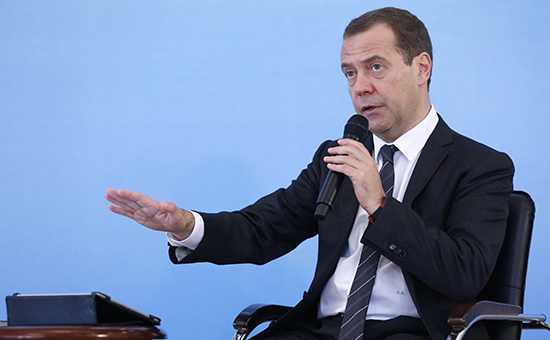 Премьер-министр РФ Дмитрий Медведев во время встречи с бизнесменами&nbsp;в Улан-Удэ, 7 сентября 2016 года




