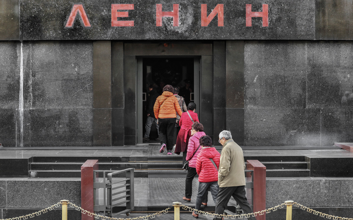 В РПЦ заявили, что Ленина рано или поздно вынесут из мавзолея