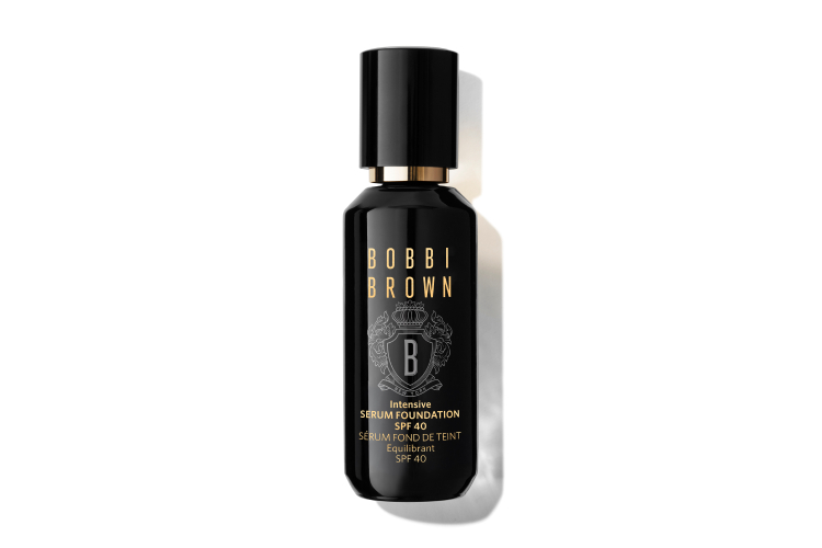 Ухаживающий тональный крем Intensive Serum Foundation SPF 40, Bobbi Brown, 5800 руб. (bobbibrown.ru)