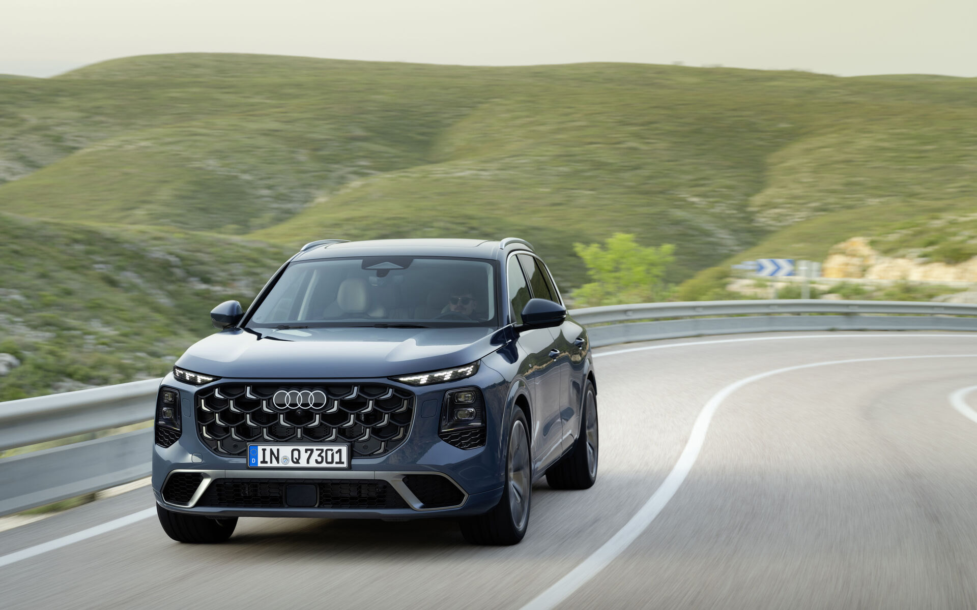 Бензиновые двигатели или варианты PHEV, подобные тем, что были в предыдущей модели для европейского рынка, пока не запланированы