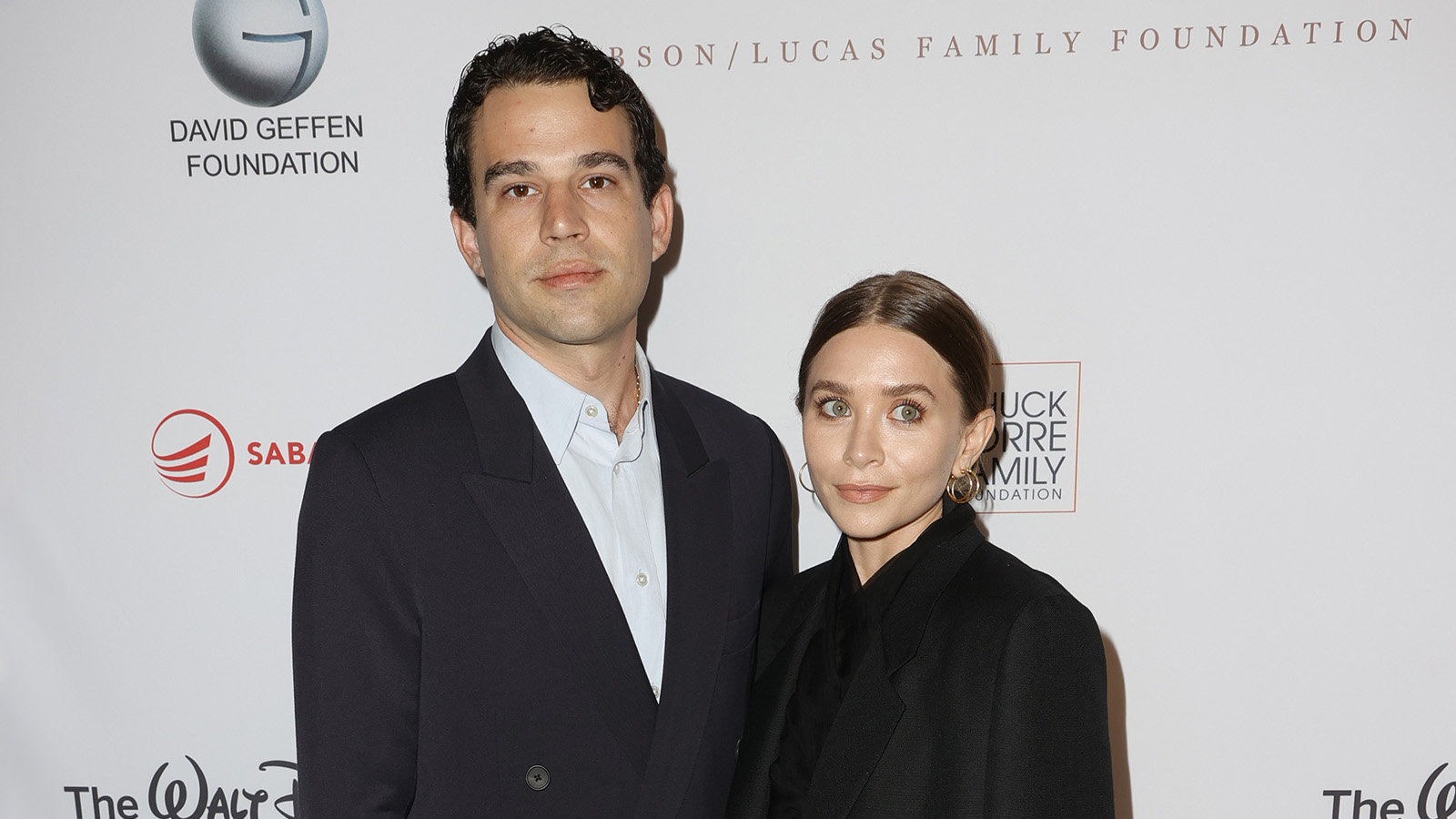 Эшли Олсен жалаңаш