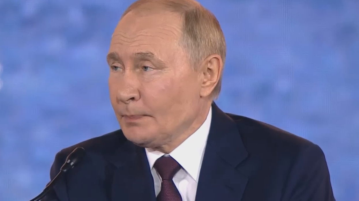 Путин поспорил с Грефом о технической стагнации в экономике