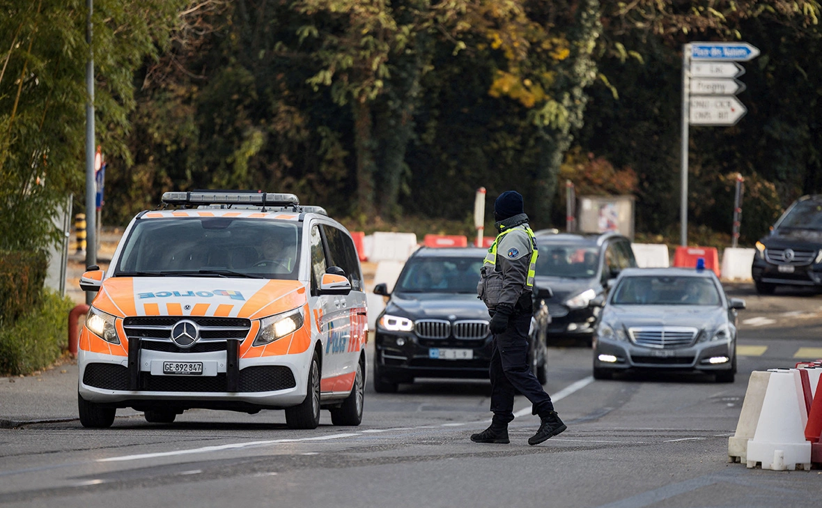 Pierre Albouy / Reuters