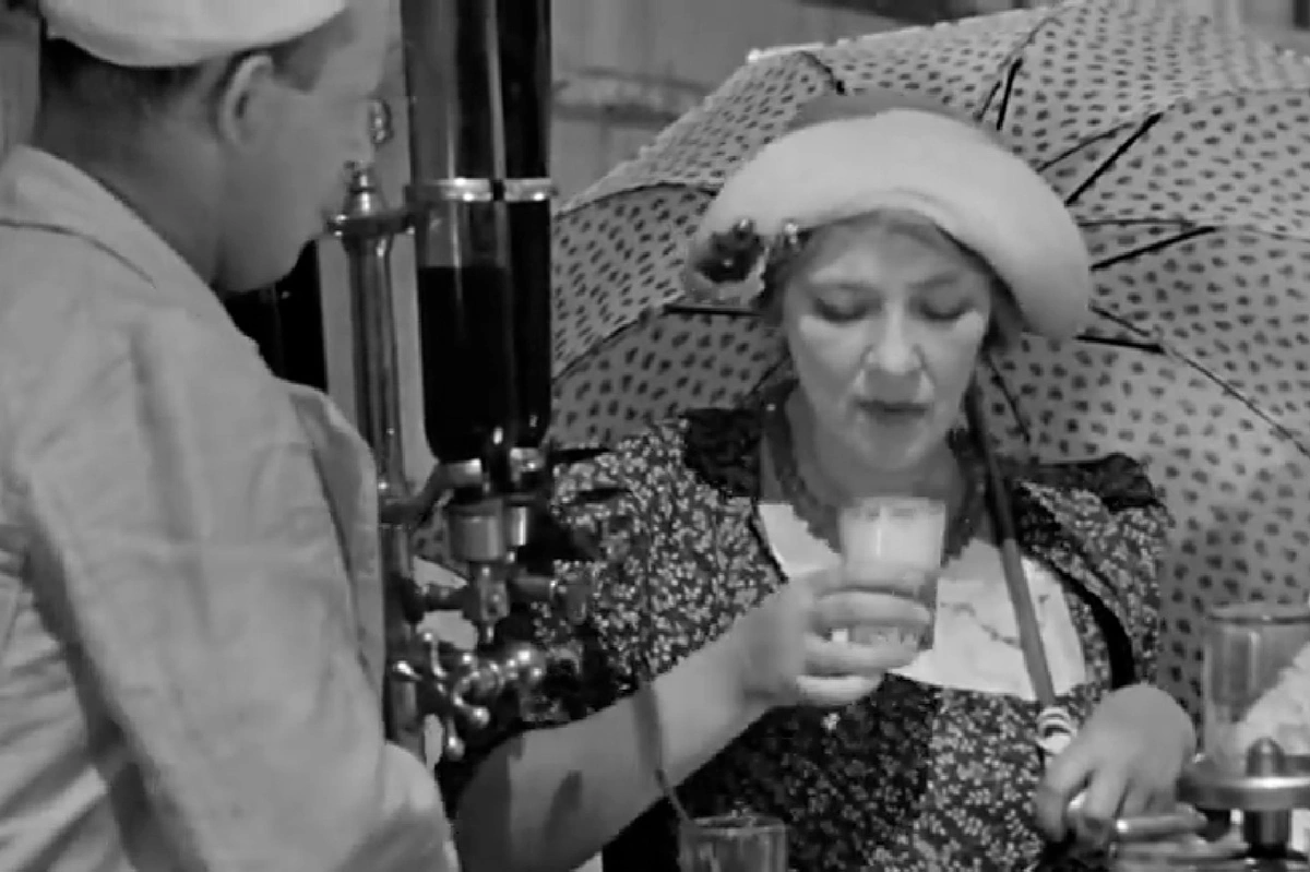 Кадр из фильма «Подкидыш», режиссер Татьяна Лукашевич, 1939 год