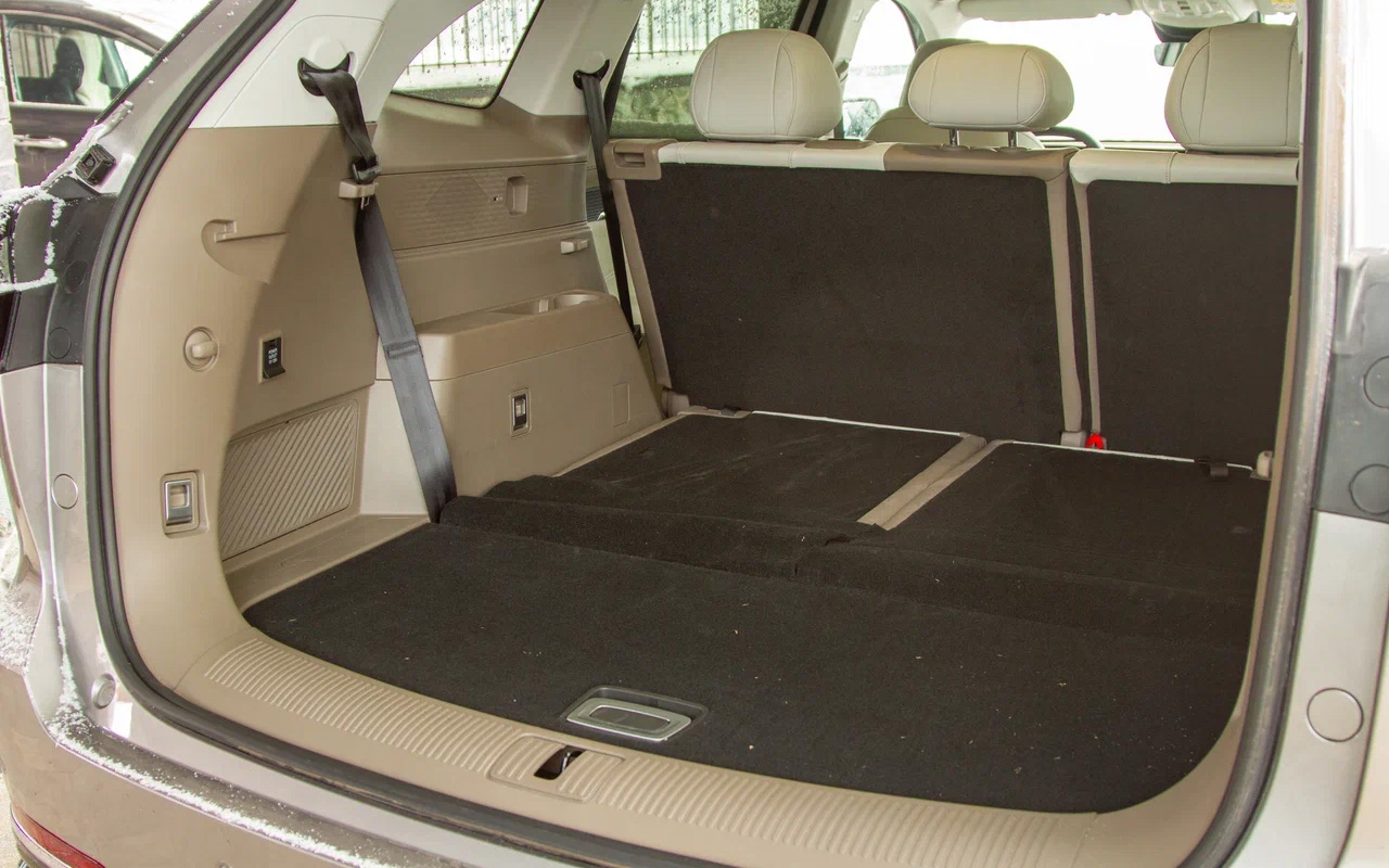 Электроприводов складывания нет и необходимости в них &mdash; тоже, трансформации даются легко