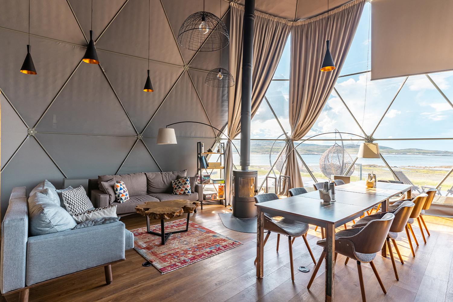 Ресторан на территории арктик-отеля&nbsp;&laquo;Китовый берег&raquo;