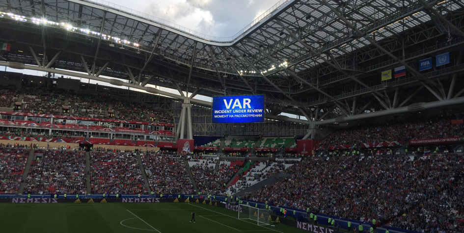 VAR &mdash; Video assistant referee, система видеоповторов, которую ФИФА тестирует на этом Кубке конфедераций
