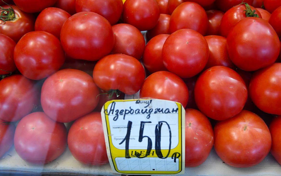 Россия частично сняла ограничения на ввоз азербайджанских томатов