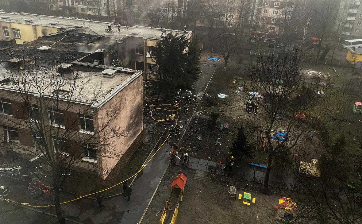 Чиновникам запретили летать на вертолетах после катастрофы под Киевом"/>













