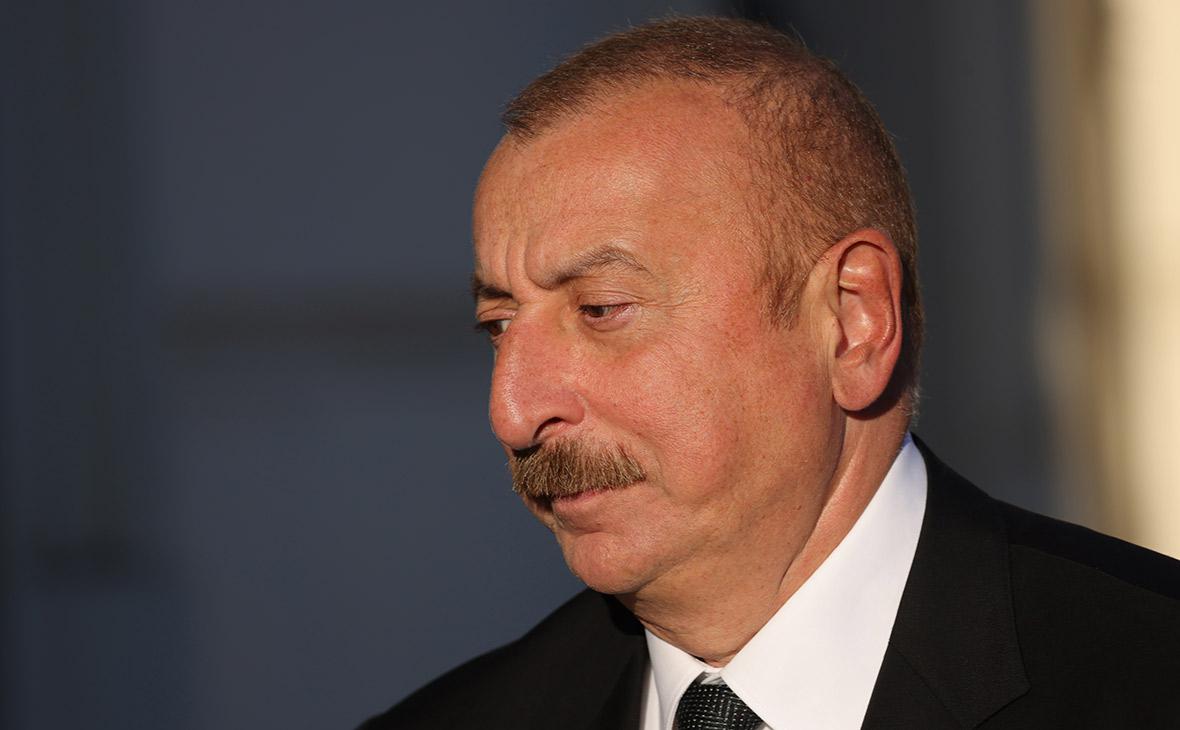 Минобороны сменило командующего российскими миротворцами в Карабахе"/>













