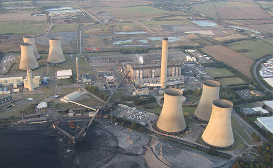 Вид на электростанцию в городе Дидкот